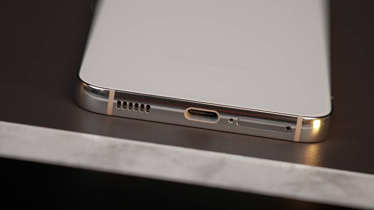 samsung-galaxy-s22-usb