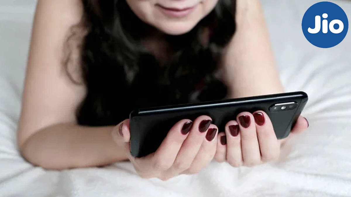 watch free live tv on Reliance jio number jio tv app JioTV