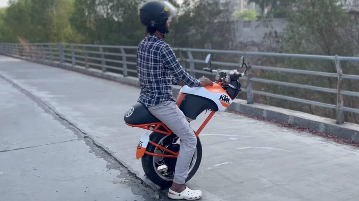 One wheel Electric Motorcycle made at home watch video
