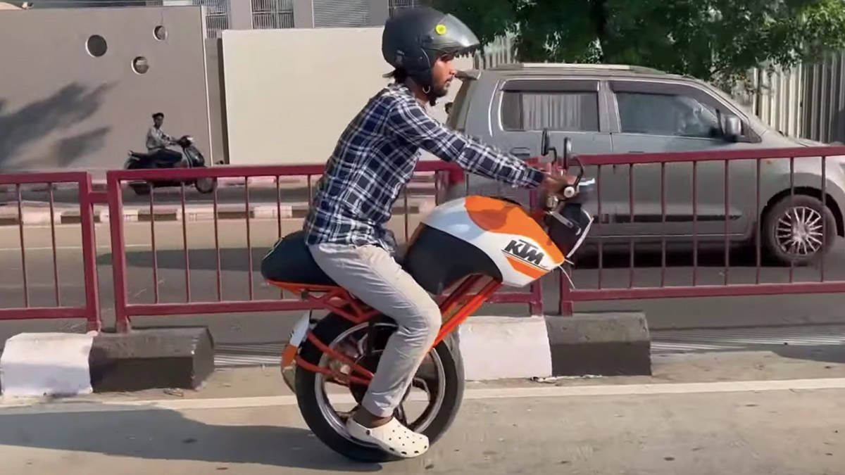 One wheel Electric Motorcycle made at home watch video