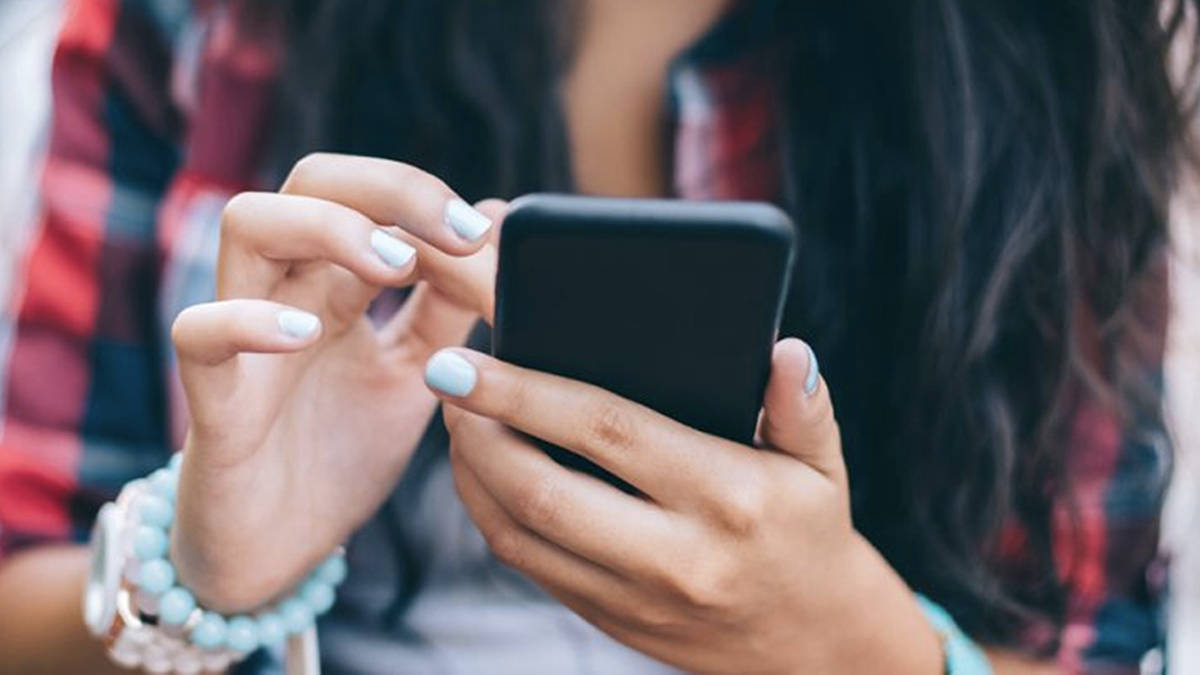 1 GB Data Free 100 percent Cashback on Paytm HAT TRICK Offer Jio Airtel Vi data recharge