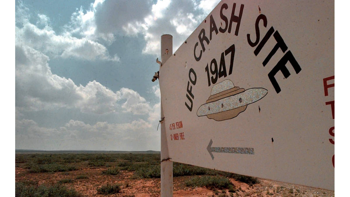 aliens news in hindi ufo crash on earth