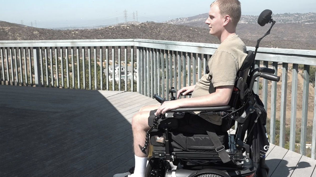 23 year old biker Ryan McConnaughey paralysed in accident apple watch Hey Siri saved his life