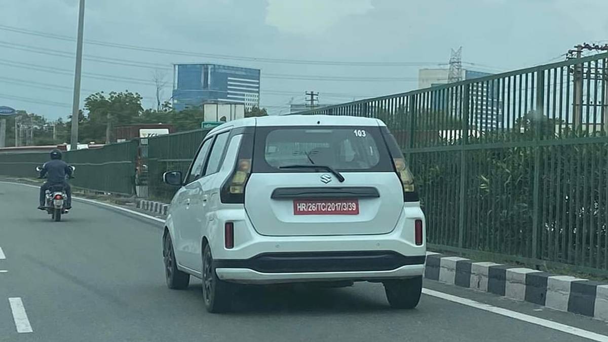 Wagon R Electric Car India Launch soon spotted on road Price range Maruti Electric