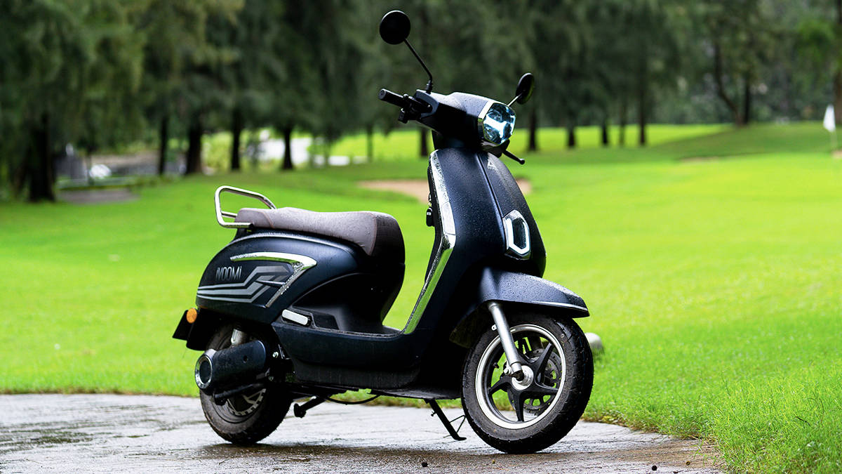 200 km range iVOOMi Energy JeetX electric scooter launched in india check price sale features