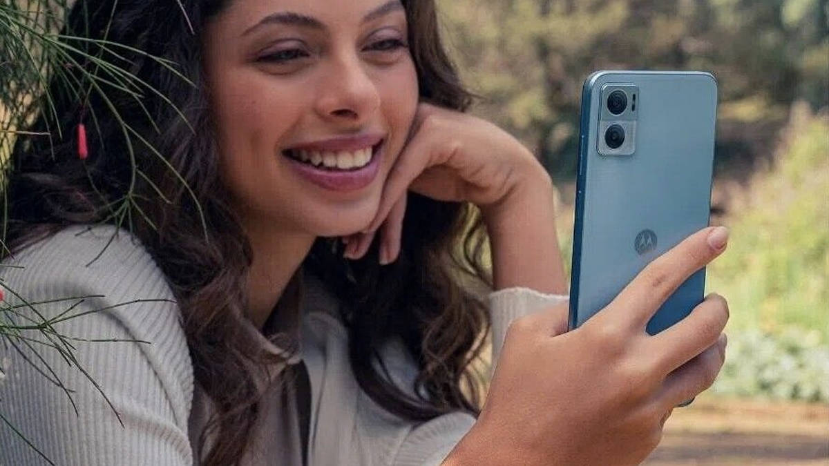 low budget mobile phone Motorola Moto E22 and Moto E22i launched know price specifications