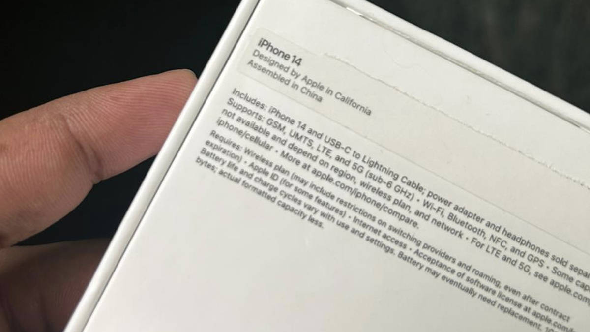 man received iphone 14 by mistake in flipkart sale