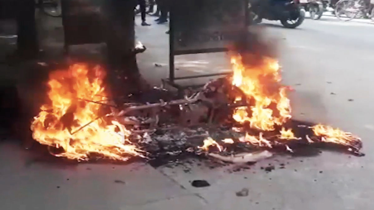 E Scooty Fire blast in india Odisha Electic Vehicle Fire