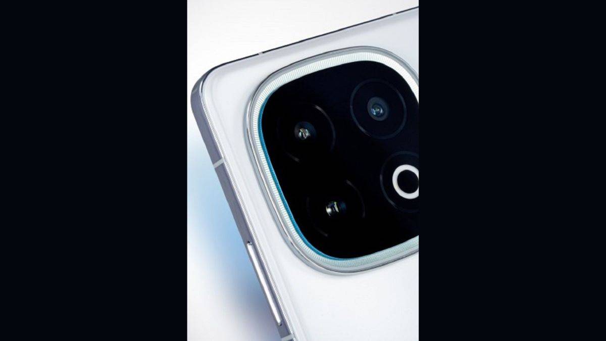 iQOO 13 Live Image (Leaked)